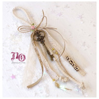 Γούρι vintage κλειδί με δαντέλα