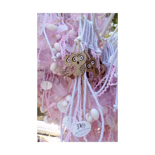 Στολισμός γαμοβάπτισης λουλούδια-κουκουβάγιες