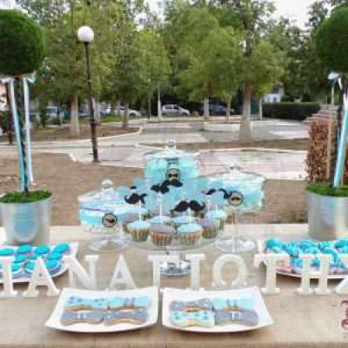 Στολισμός βάπτισης με θέμα το μουστάκι και το παπιγιόν
