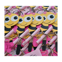 Χειροποίητο προσκλητήριο βάπτισης μελισσούλα